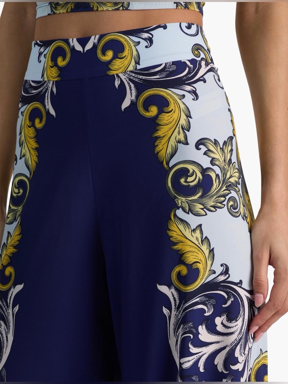 Alice + Olivia Athena Printed Wide-Leg Pants - Picture 6 of 12